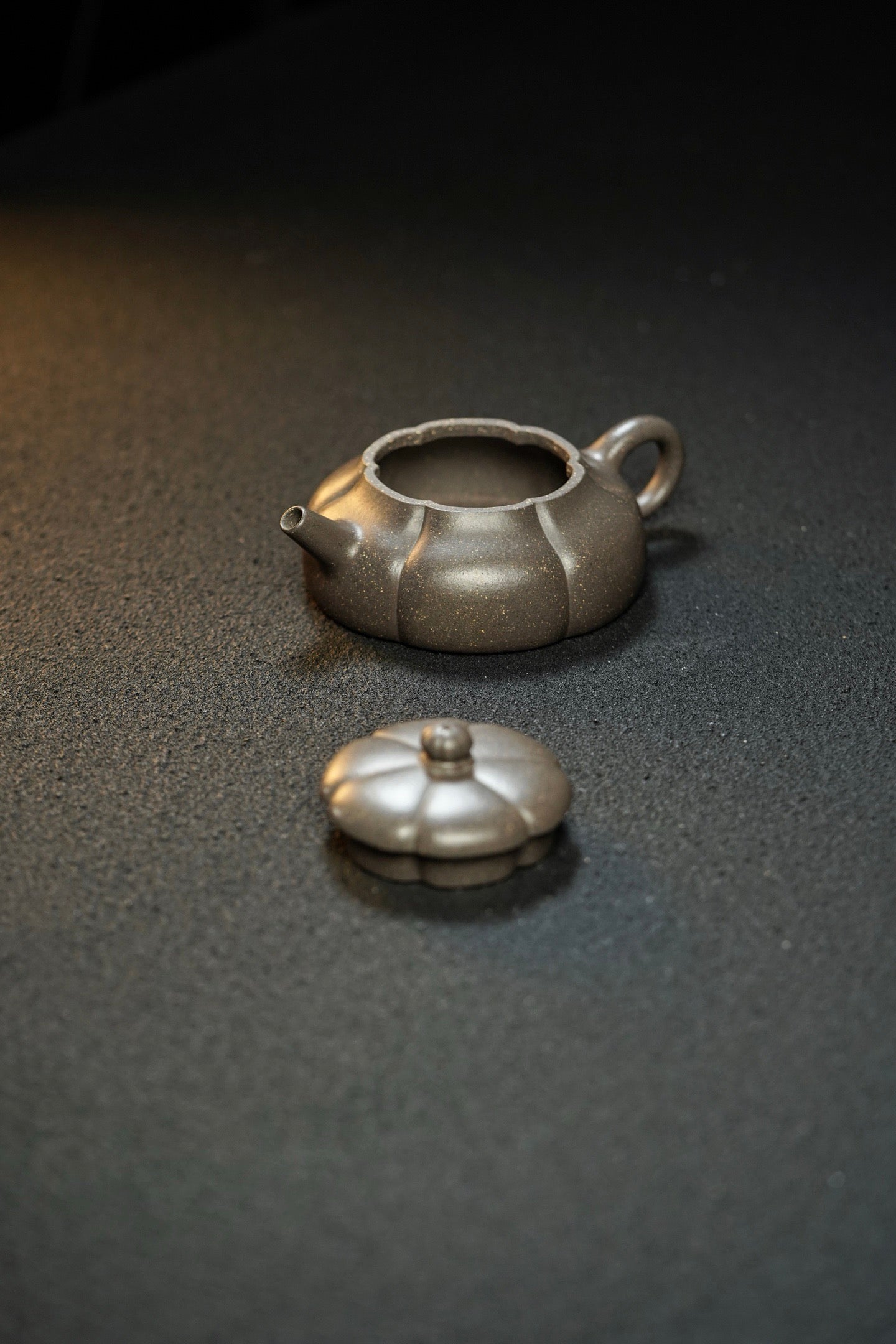 Jing Le   180cc - Yixing Zisha Purple Clay Teapot