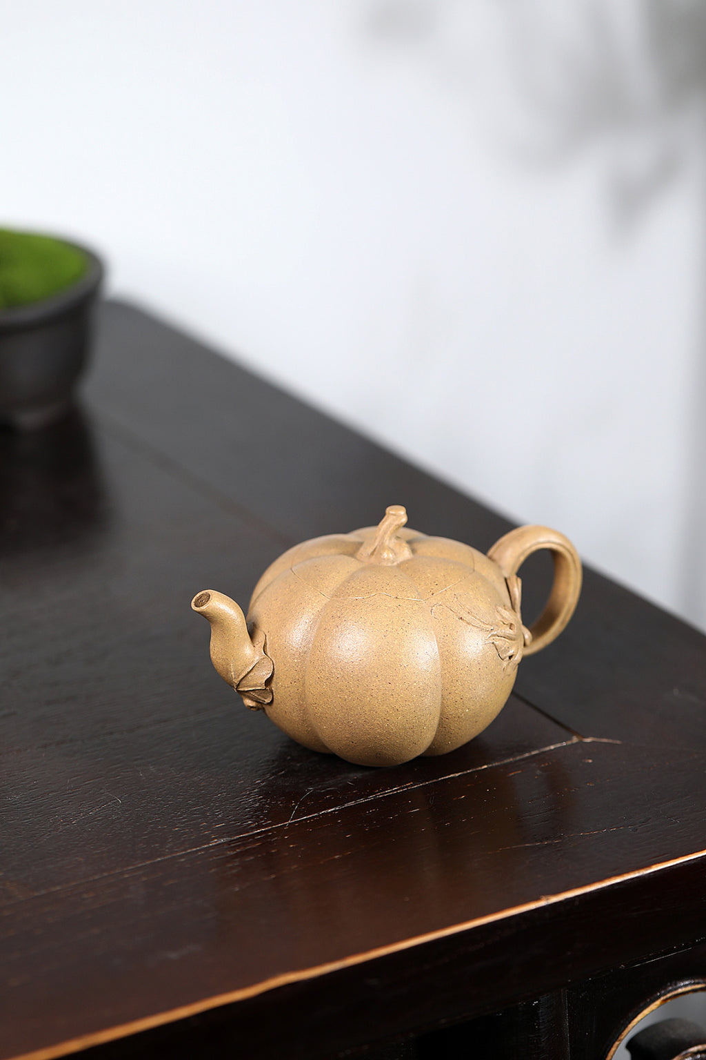 Nan Gua Hu  220cc - Yixing Zisha Purple Clay Teapot