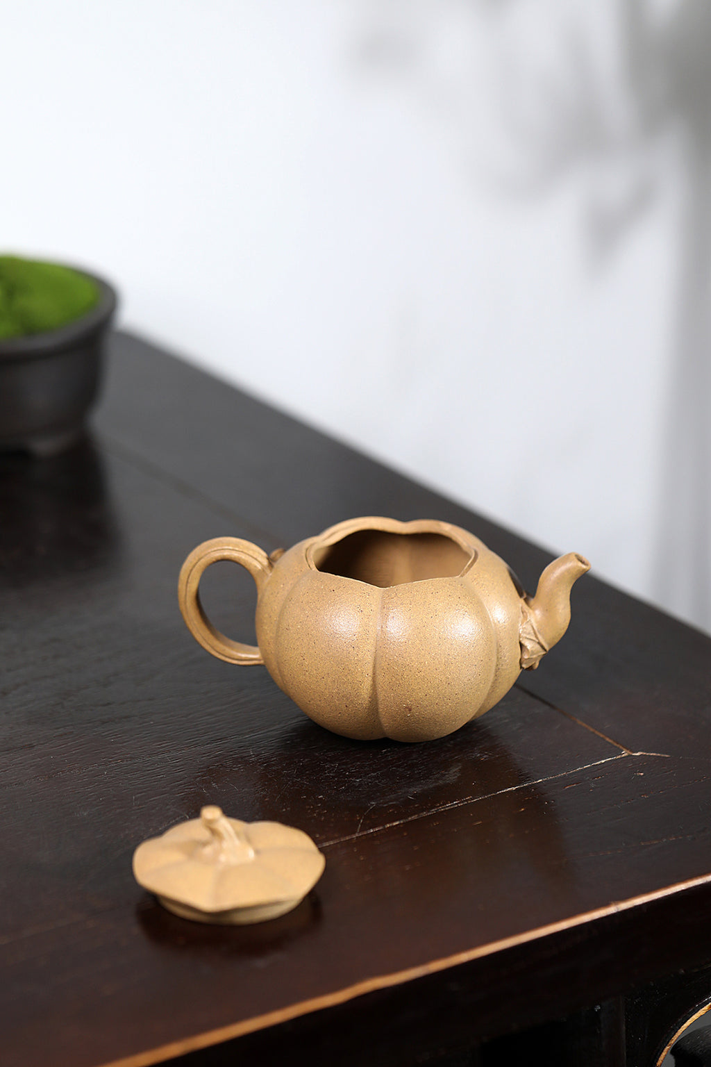 Nan Gua Hu  220cc - Yixing Zisha Purple Clay Teapot
