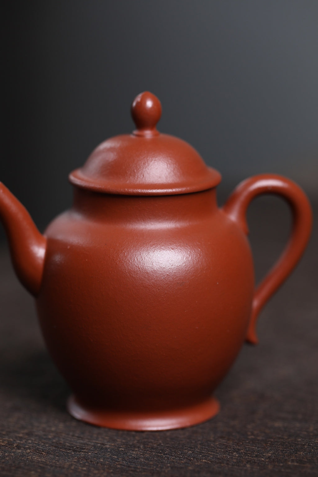 Wu Jin Gong Deng  100cc - Yixing Zisha Purple Clay Teapot