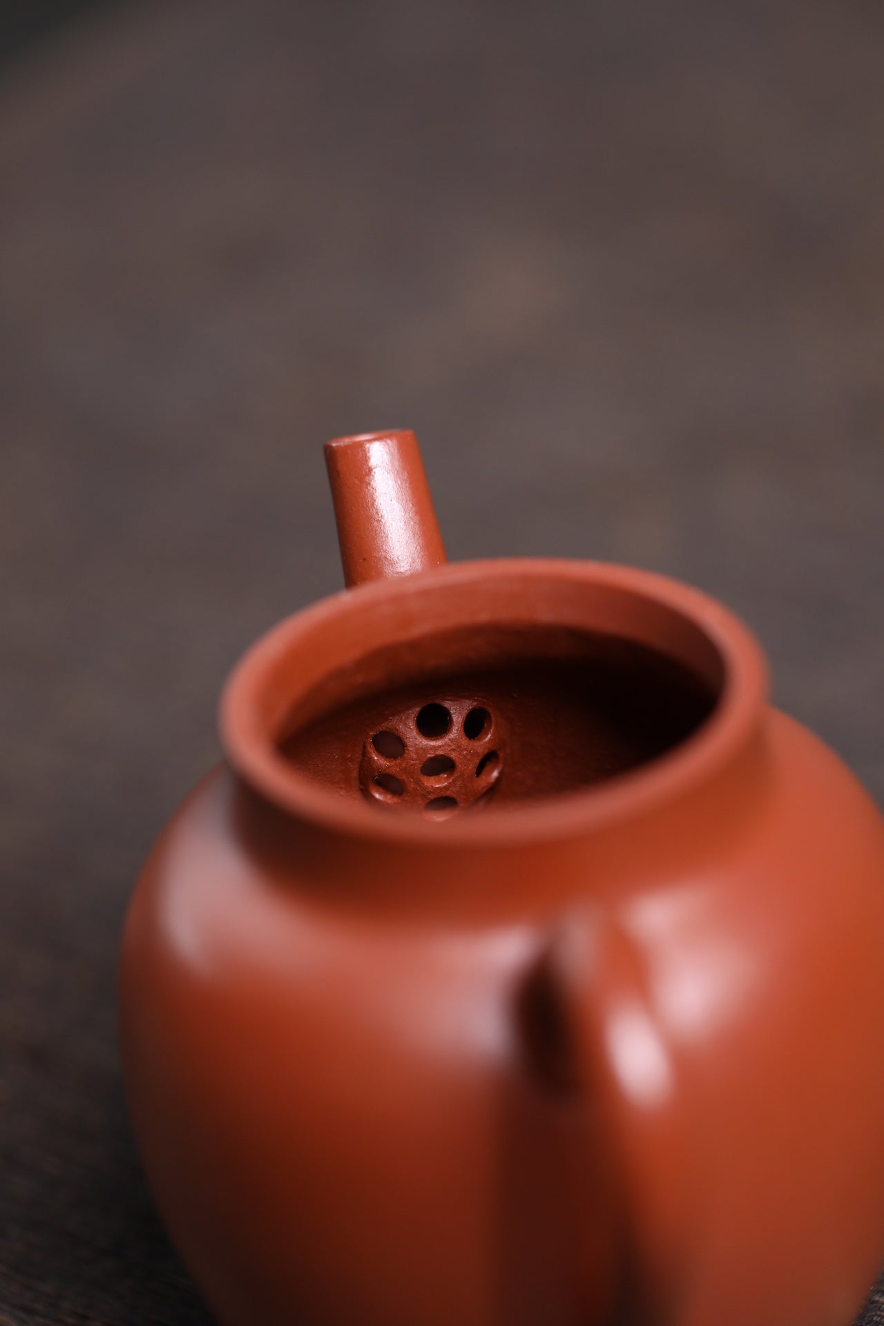 Wu Jin Gong Deng  100cc - Yixing Zisha Purple Clay Teapot