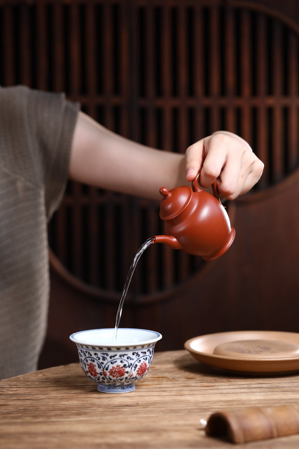 Wu Jin Gong Deng  100cc - Yixing Zisha Purple Clay Teapot