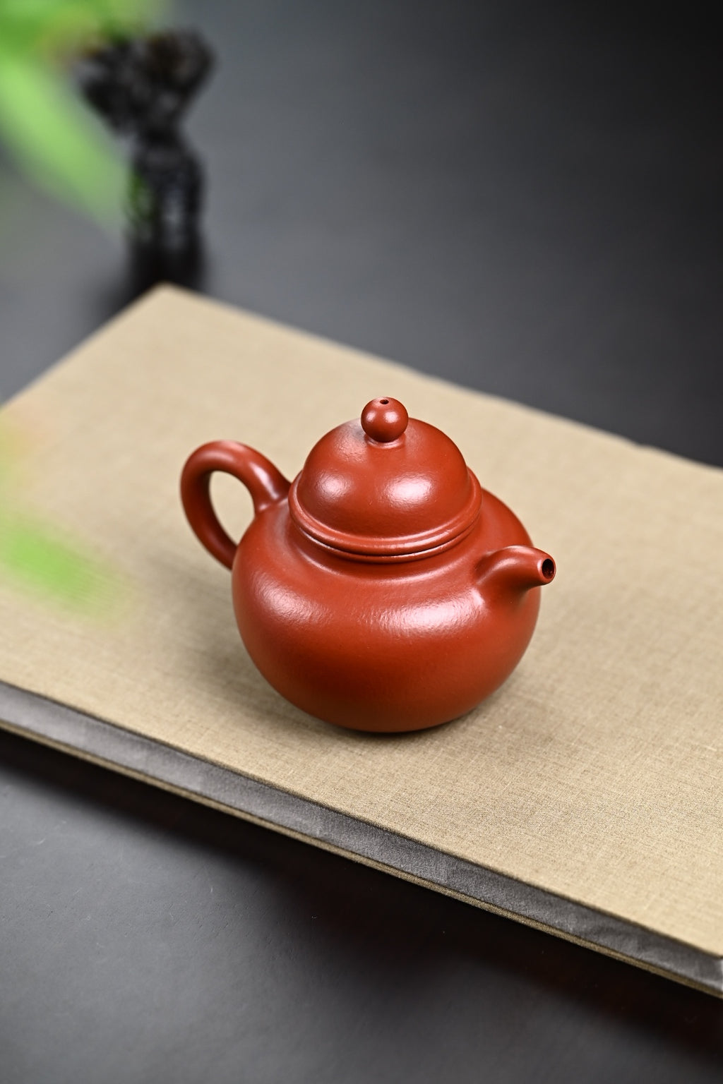 Duo Qiu   160cc - Yixing Zisha Purple Clay Teapot