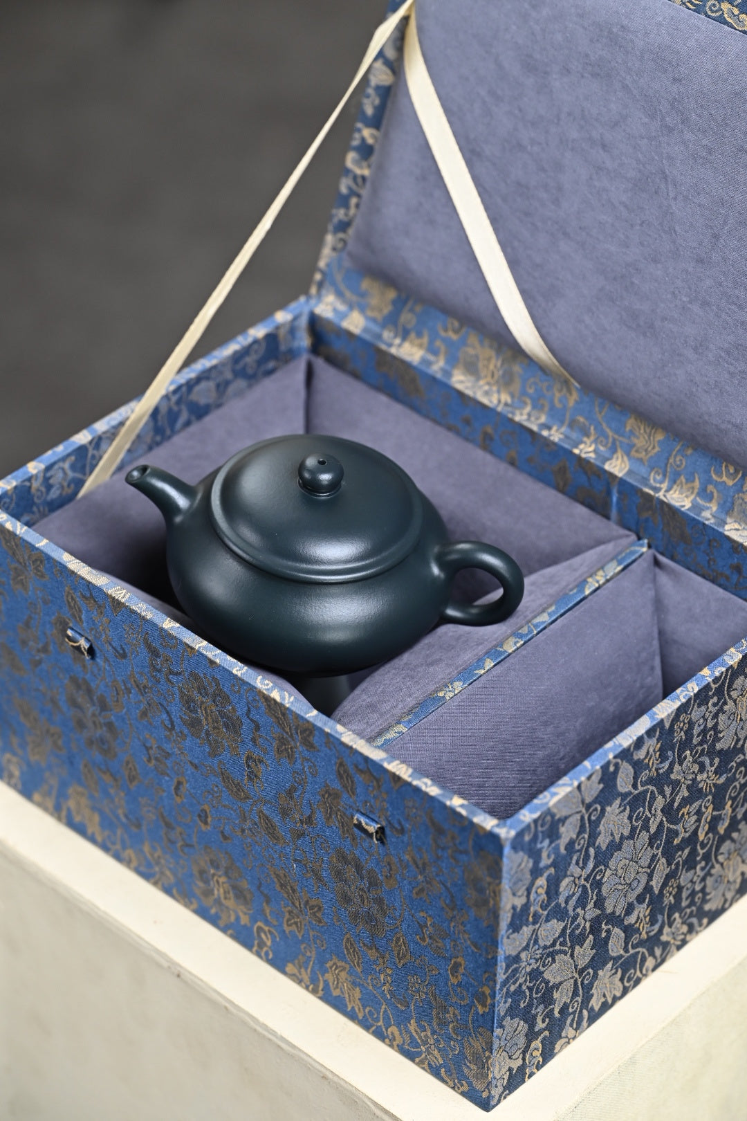 Ming Lu   180cc - Yixing Zisha Purple Clay Teapot