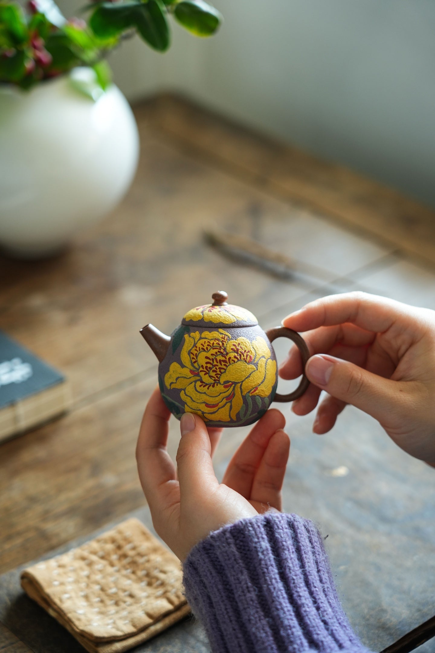 Mu Dan  100cc - Yixing Zisha Purple Clay Teapot