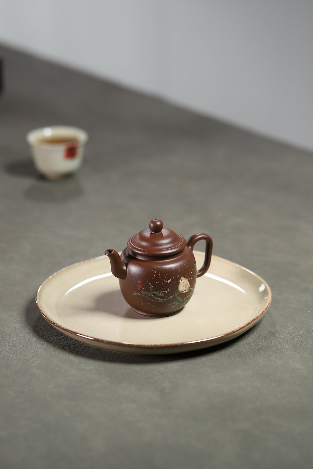 Gong Deng  150cc - Yixing Zisha Purple Clay Teapot