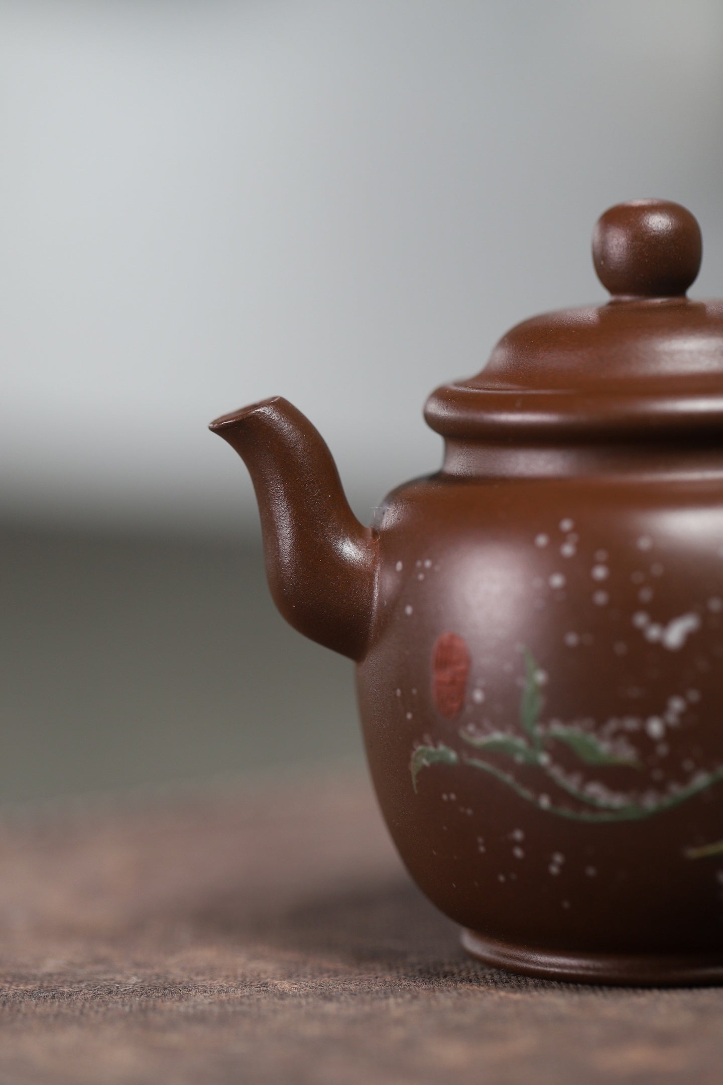 Gong Deng  150cc - Yixing Zisha Purple Clay Teapot