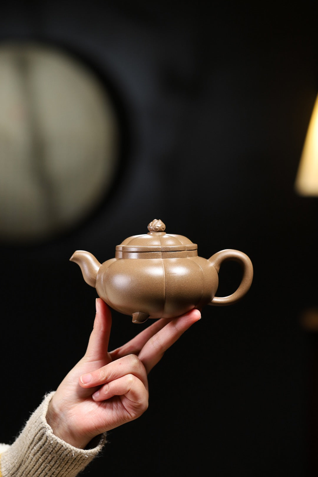 Sna Zu Ling Hua    280cc - Yixing Zisha Purple Clay Teapot