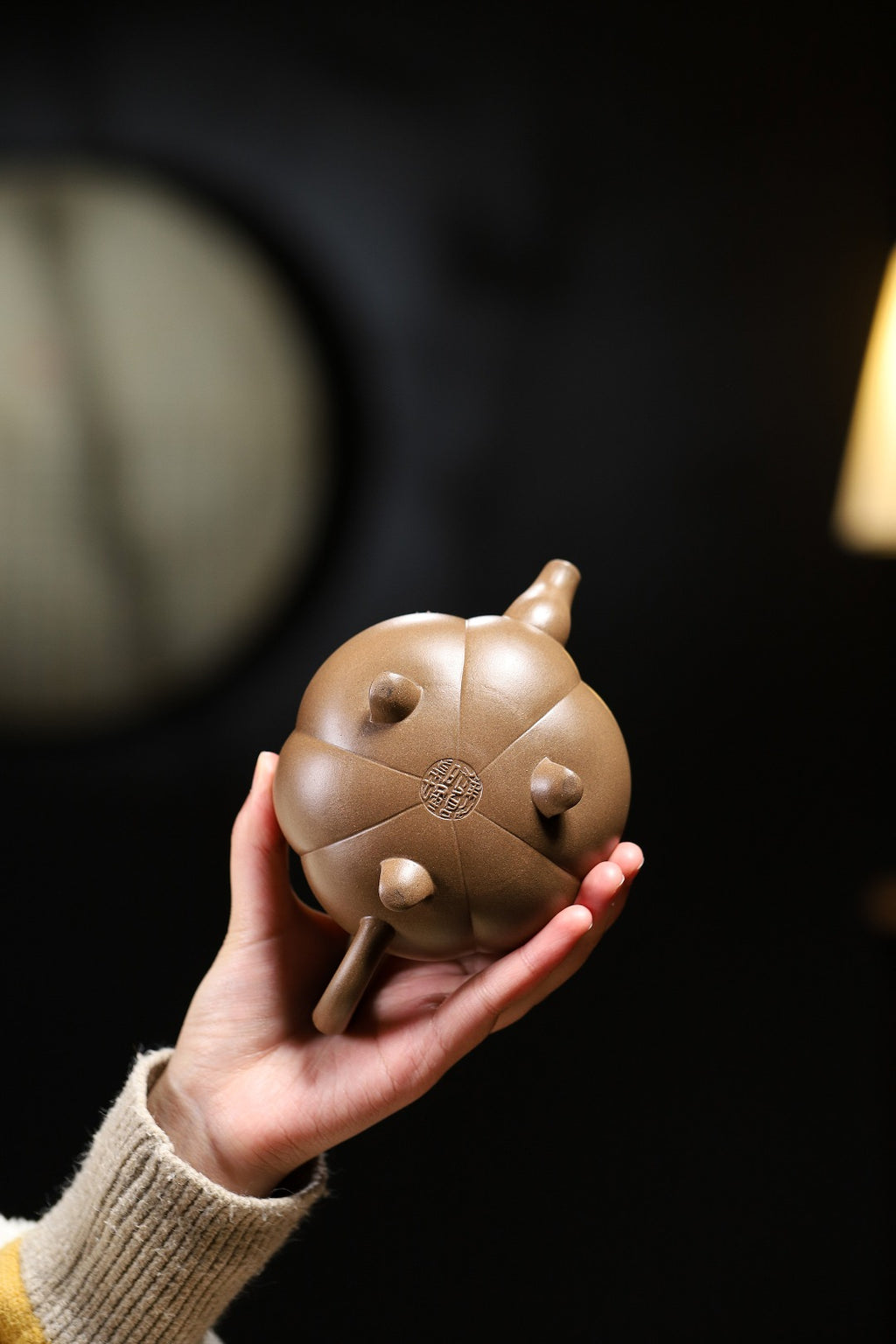 Sna Zu Ling Hua    280cc - Yixing Zisha Purple Clay Teapot