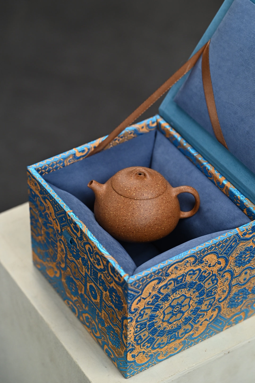 Ru Piao   130cc   - Yixing Zisha Purple Clay Teapot