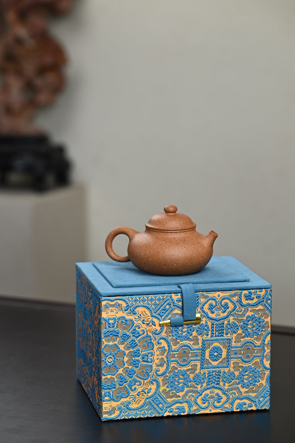 Rong Tian    160cc - Yixing Zisha Purple Clay Teapot