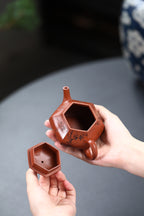 Liu Fang Rong Tian   150cc   - Yixing Zisha Purple Clay Teapot