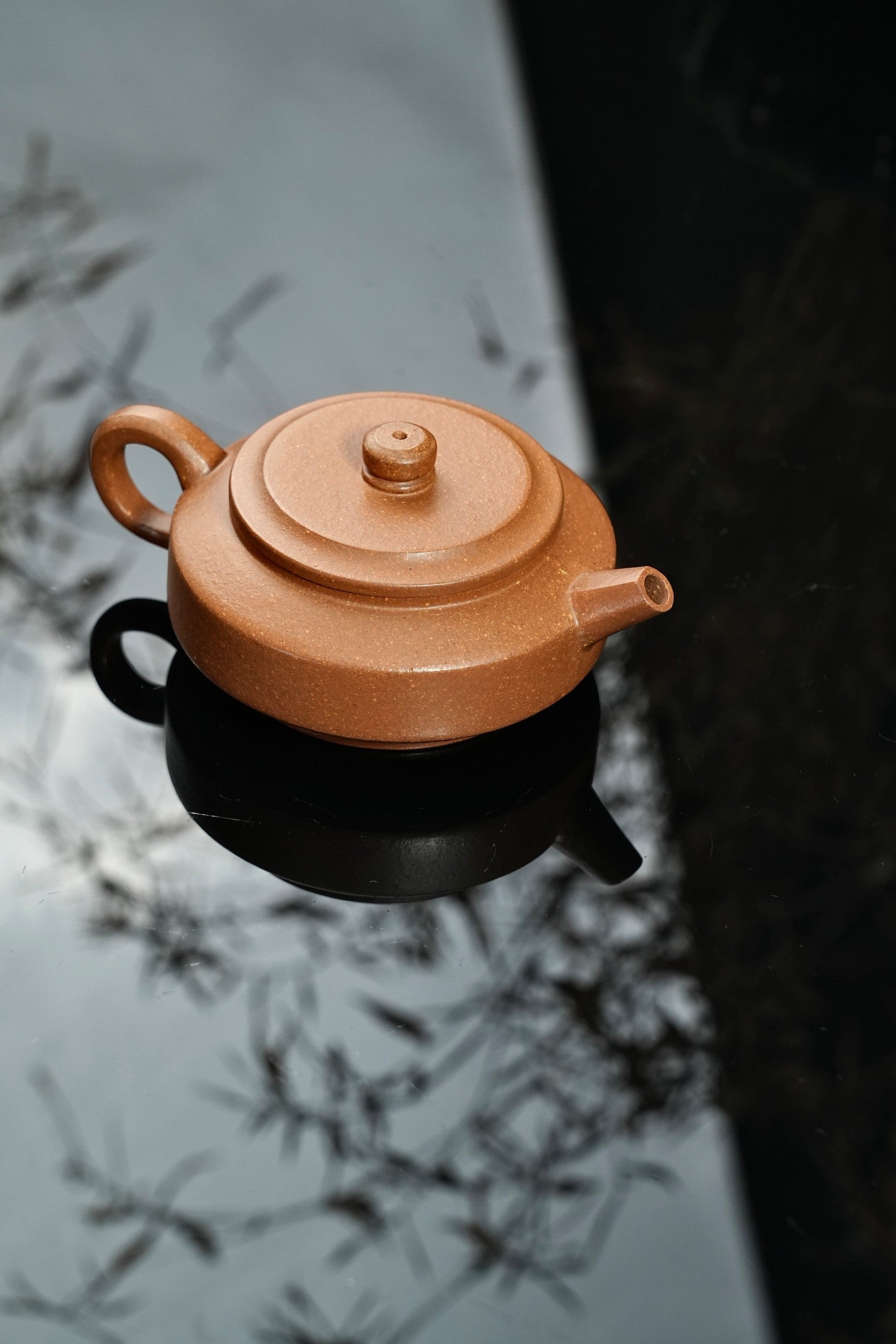 Zhou Pan   180cc - Yixing Zisha Purple Clay Teapot