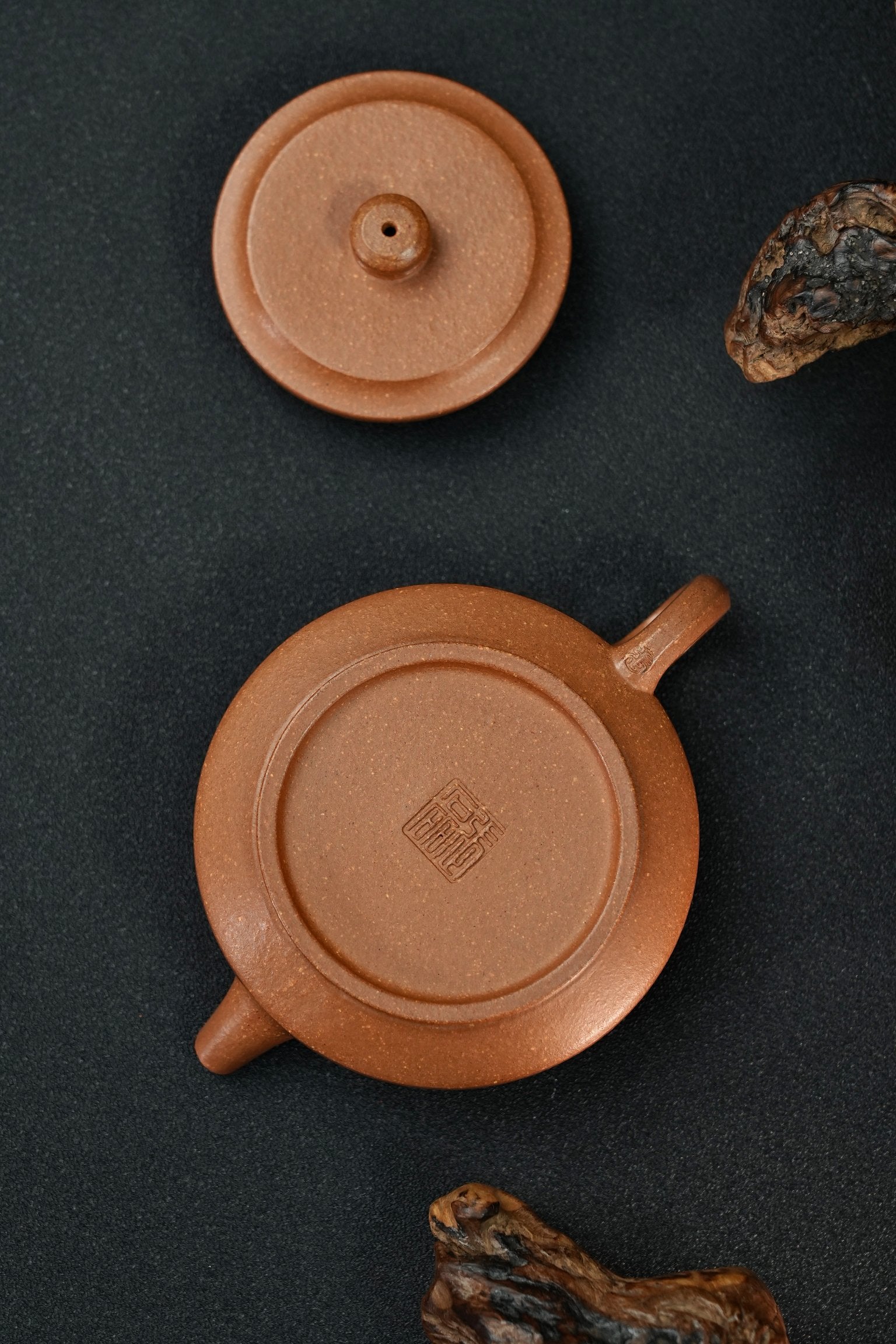 Zhou Pan   180cc - Yixing Zisha Purple Clay Teapot