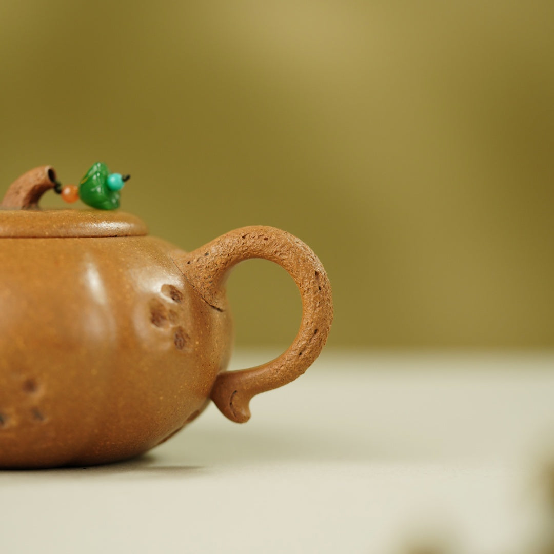 Wa Qu Hu   170cc - Yixing Zisha Purple Clay Teapot