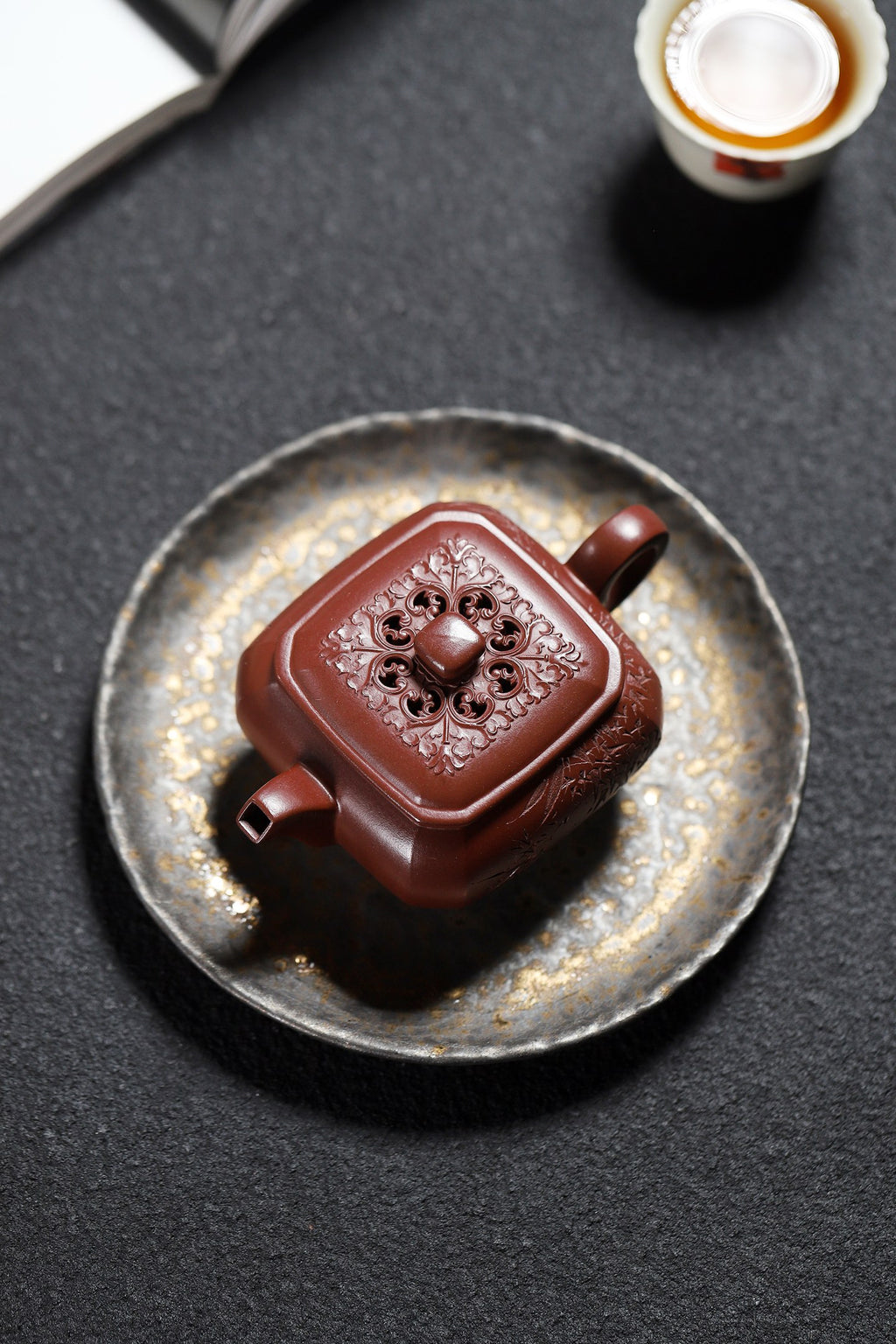 Fan Hua Si Jin   220cc - Yixing Zisha Purple Clay Teapot