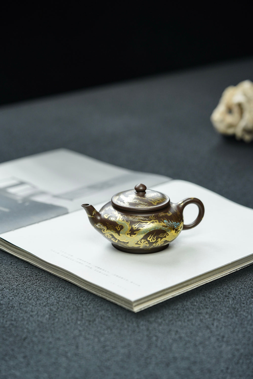 Bian Ying  150cc - Yixing Zisha Purple Clay Teapot