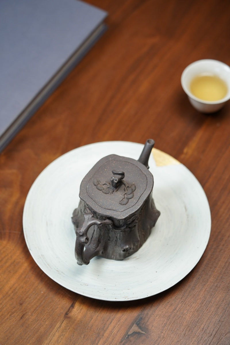 Rui Zhi Yun Song    200cc - Yixing Zisha Purple Clay Teapot