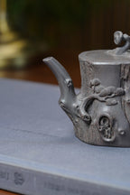 Rui Zhi Yun Song    200cc - Yixing Zisha Purple Clay Teapot