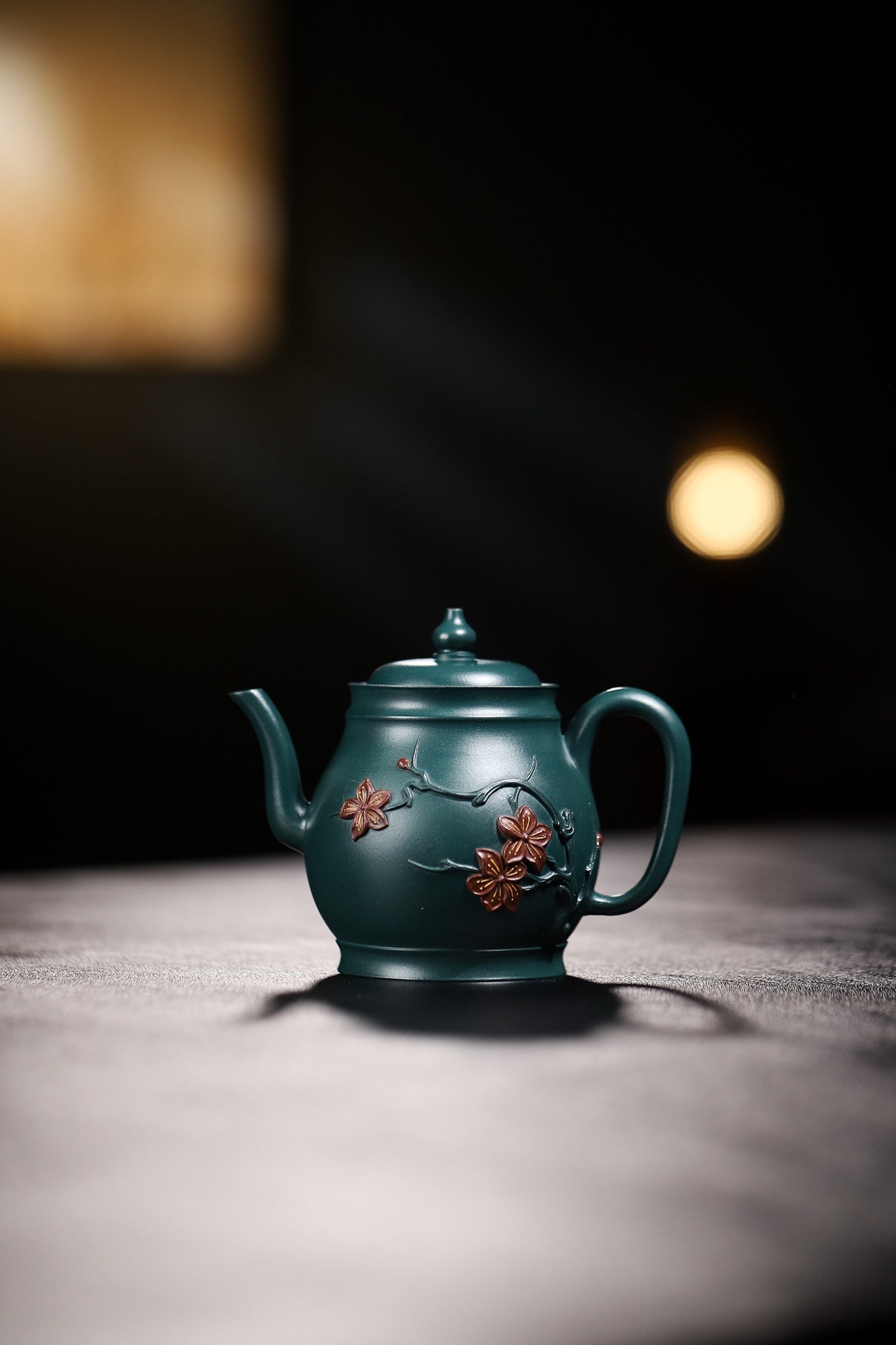 Gong Deng  260cc - Yixing Zisha Purple Clay Teapot