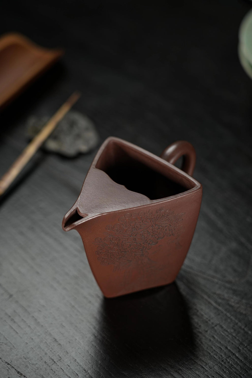 Qing Guo Qing Cheng   230cc - Yixing Zisha Purple Clay Fair Cup