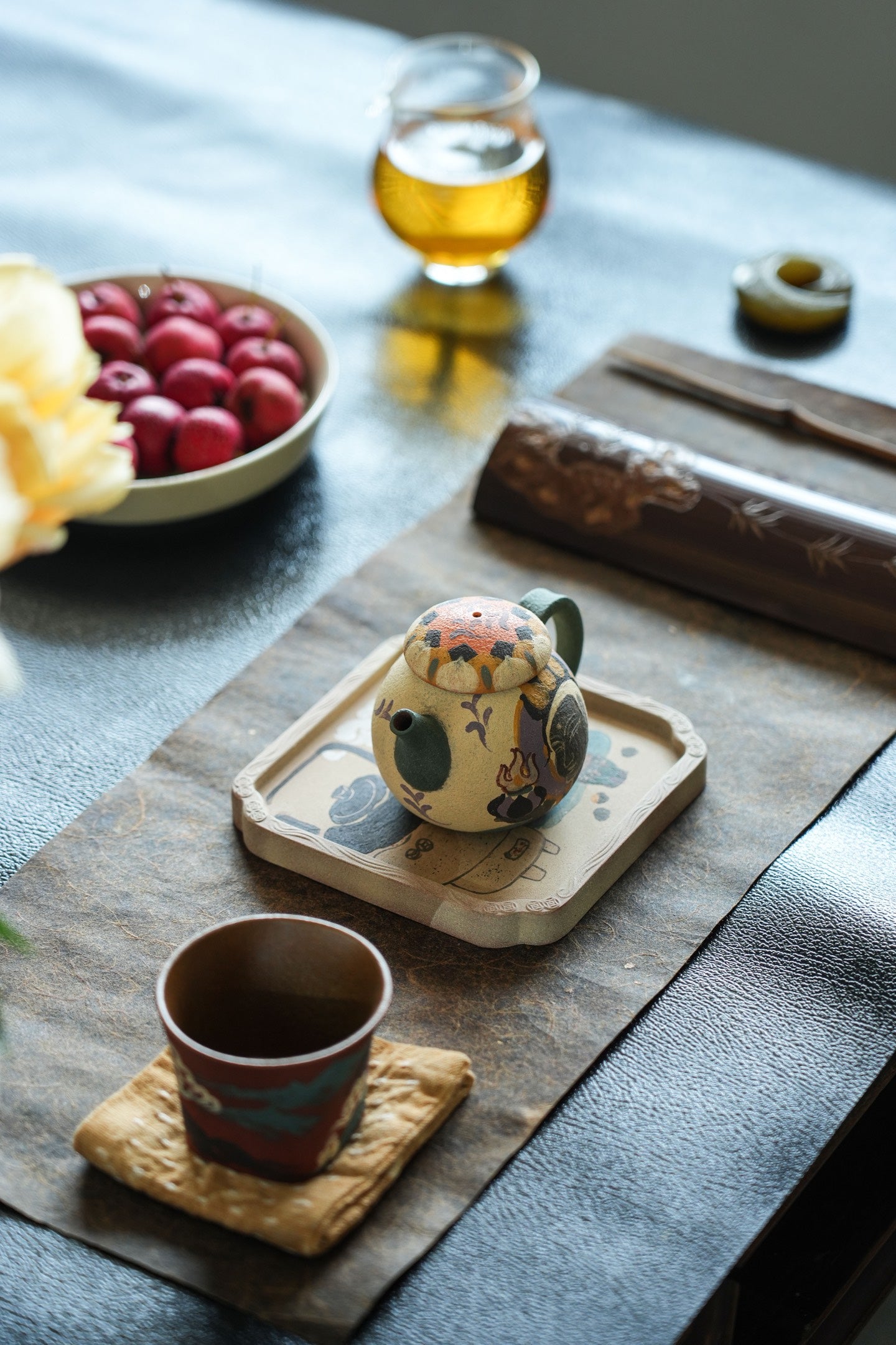 Ru Yi Bao Zhu   100cc - Yixing Zisha Purple Clay Teapot