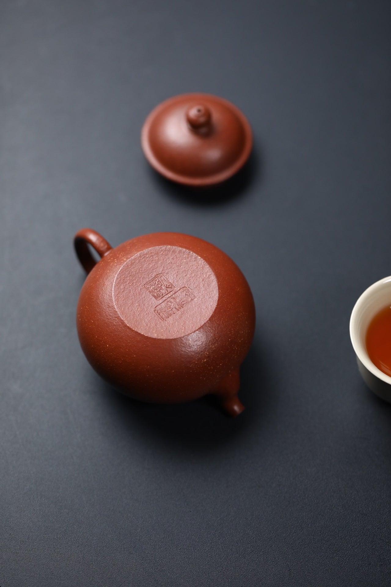 Tong Xin    130cc - Yixing Zisha Purple Clay Teapot