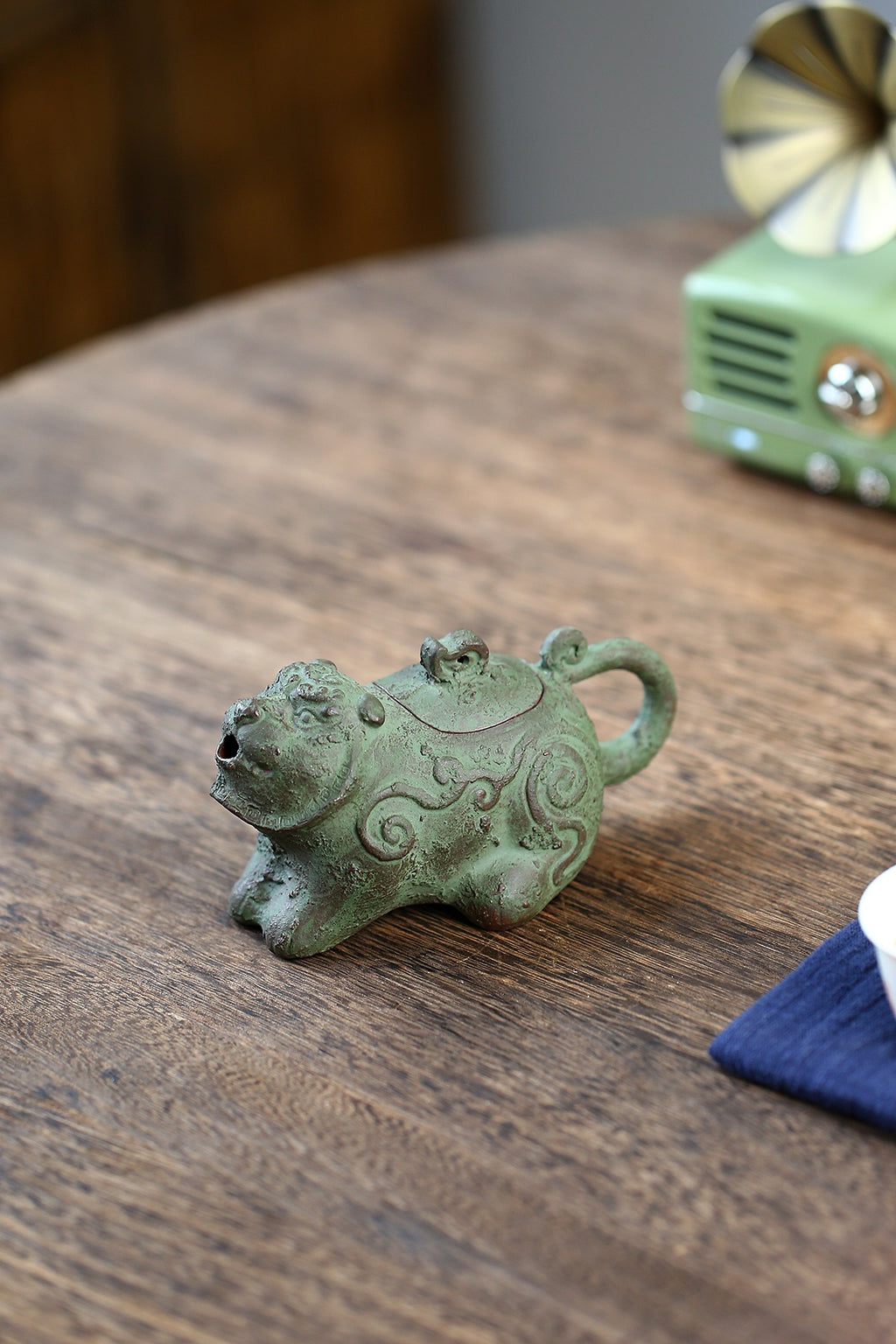 Qing Tong Hu     200cc - Yixing Zisha Purple Clay Teapot