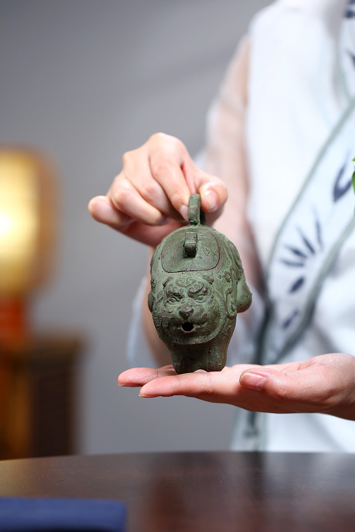 Qing Tong Hu     200cc - Yixing Zisha Purple Clay Teapot