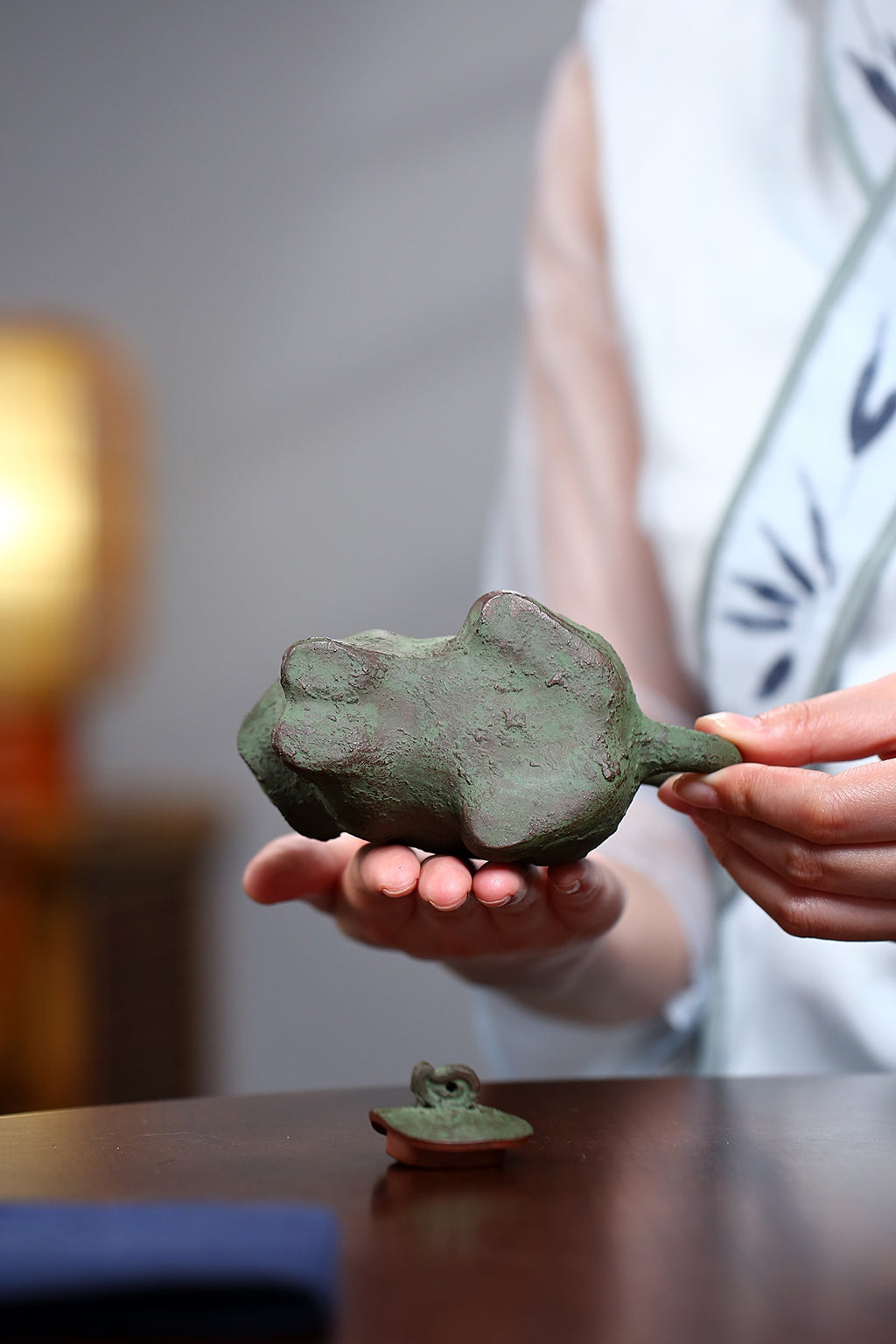 Qing Tong Hu     200cc - Yixing Zisha Purple Clay Teapot