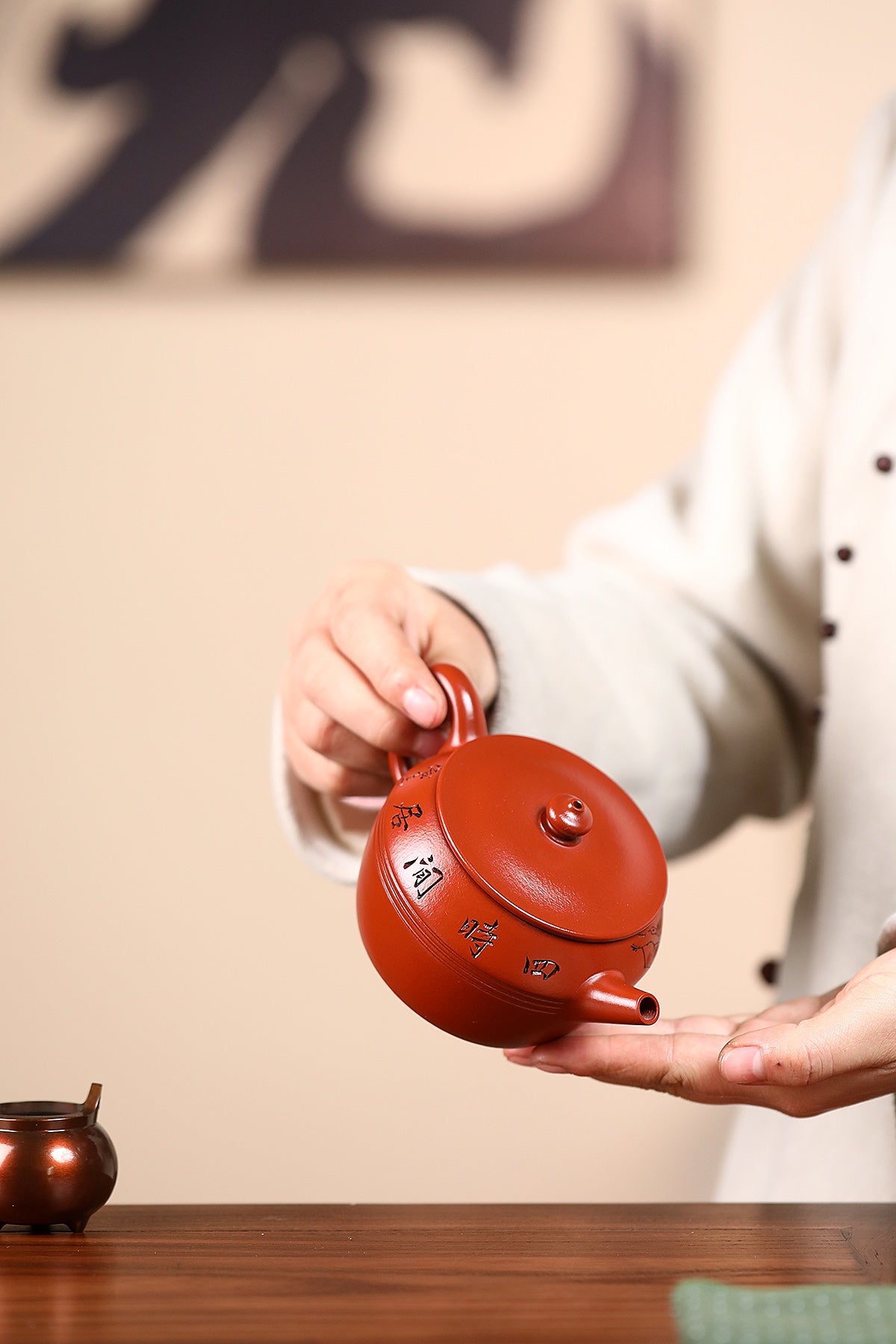 Yao Xian Gu   200cc - Yixing Zisha Purple Clay Teapot