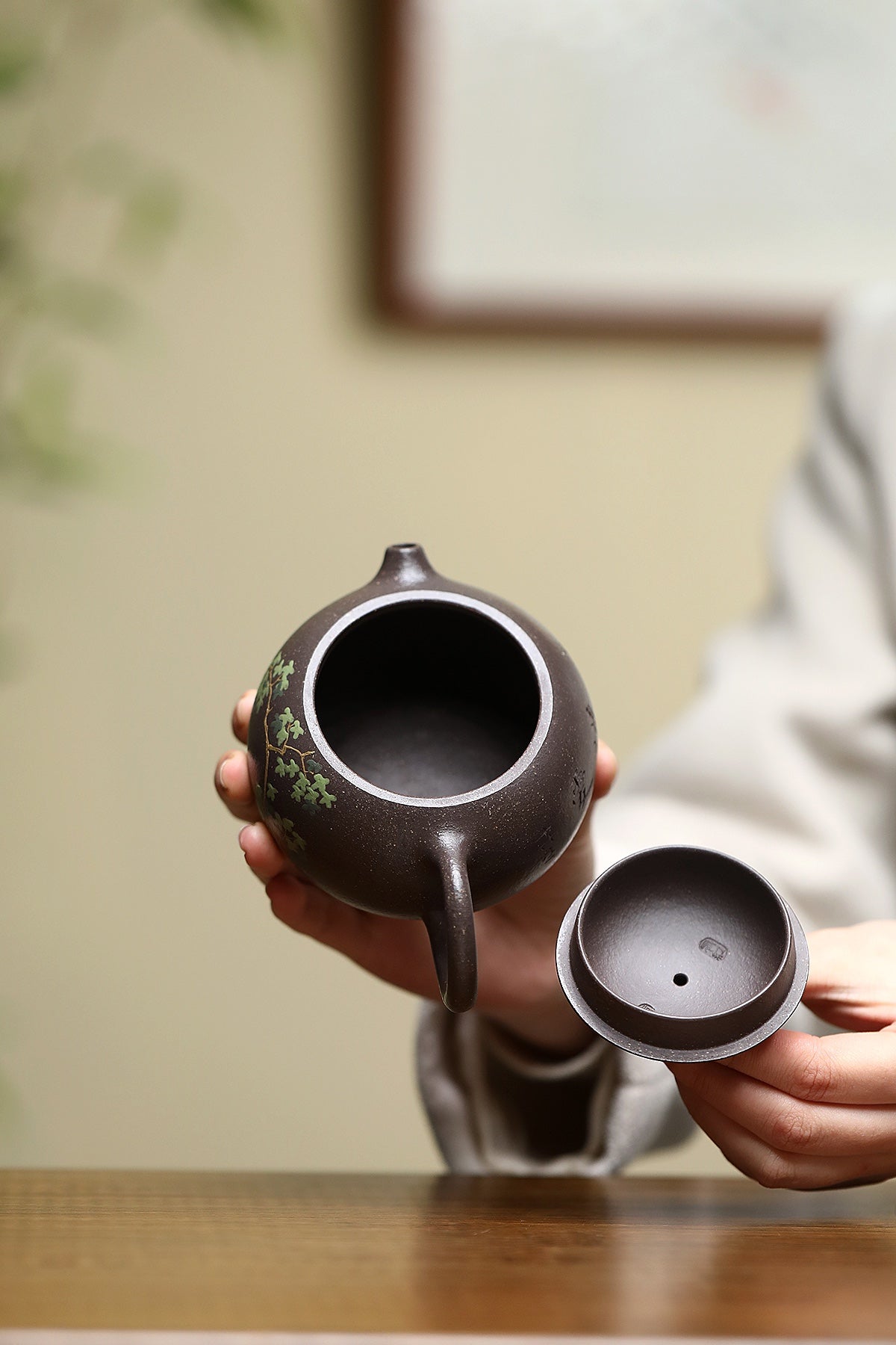Xi Shi   280cc  - Yixing Zisha Purple Clay Teapot