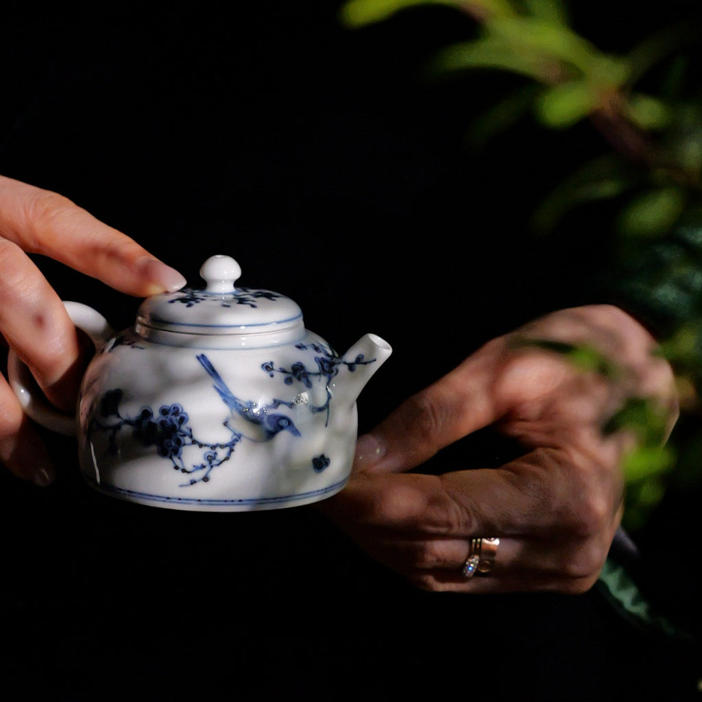 Blue and white porcelain teapot   -Jingdezhen porcelain