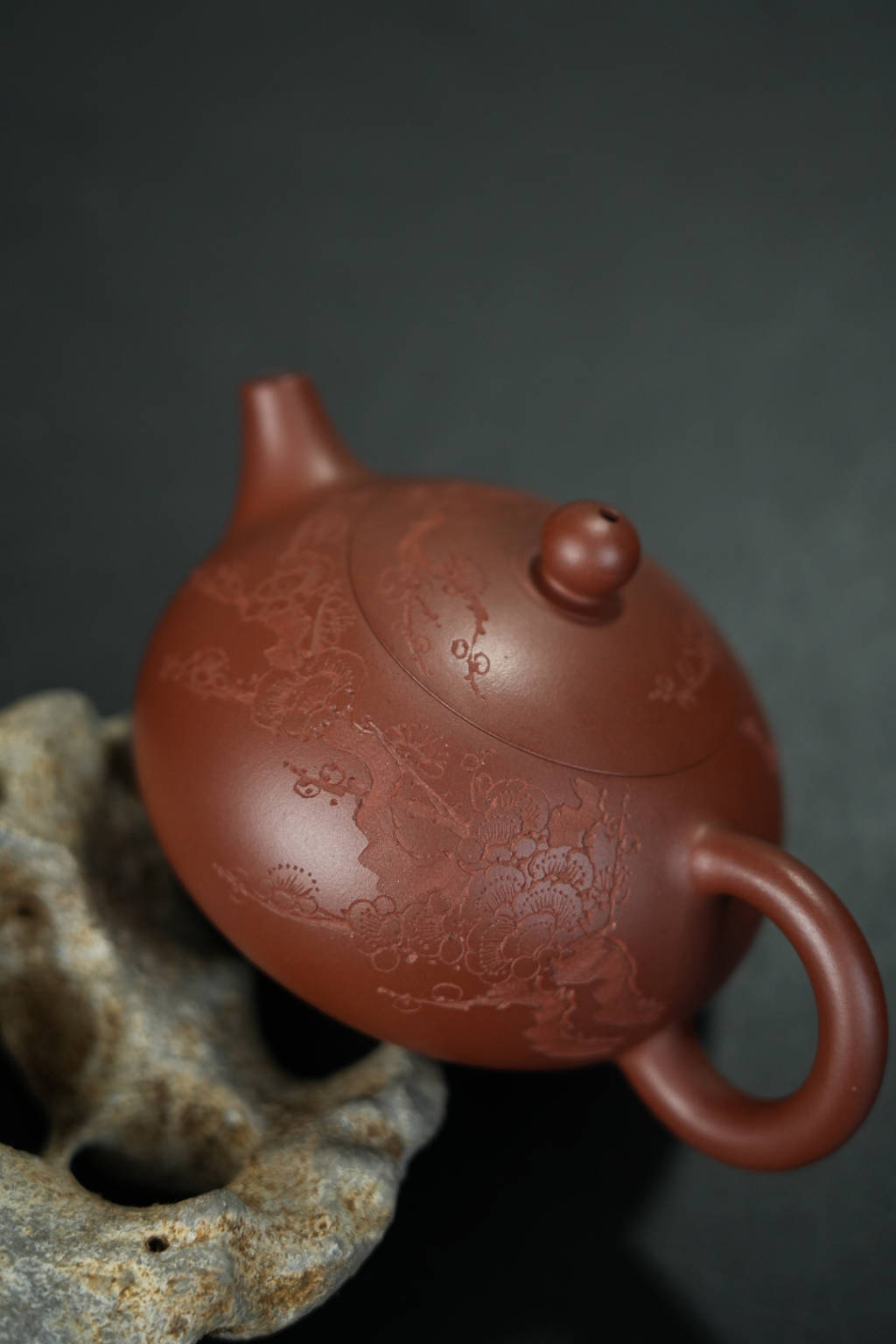 Mei Hua Yu Ru  175cc  - Yixing Zisha Purple Clay Teapot