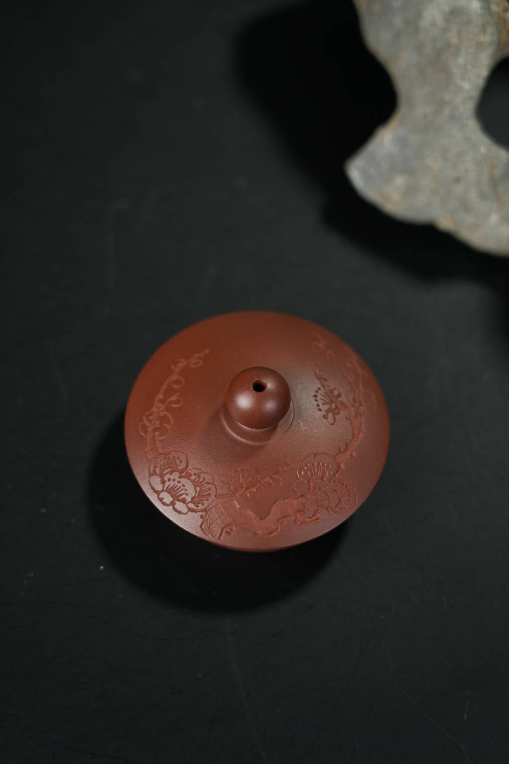 Mei Hua Yu Ru  175cc  - Yixing Zisha Purple Clay Teapot