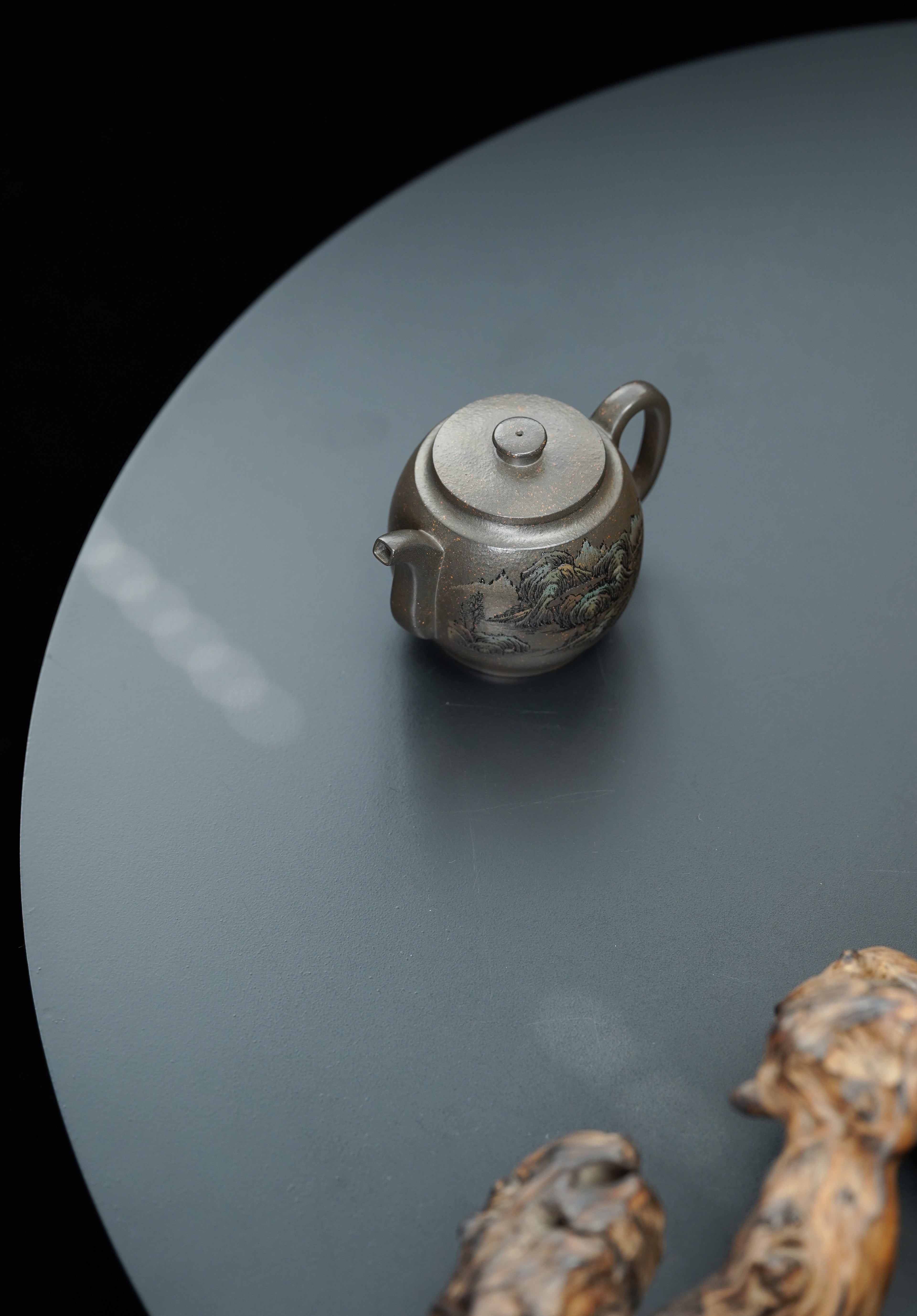 Ji Zhi Hu    280cc  - Yixing Zisha Purple Clay Teapot