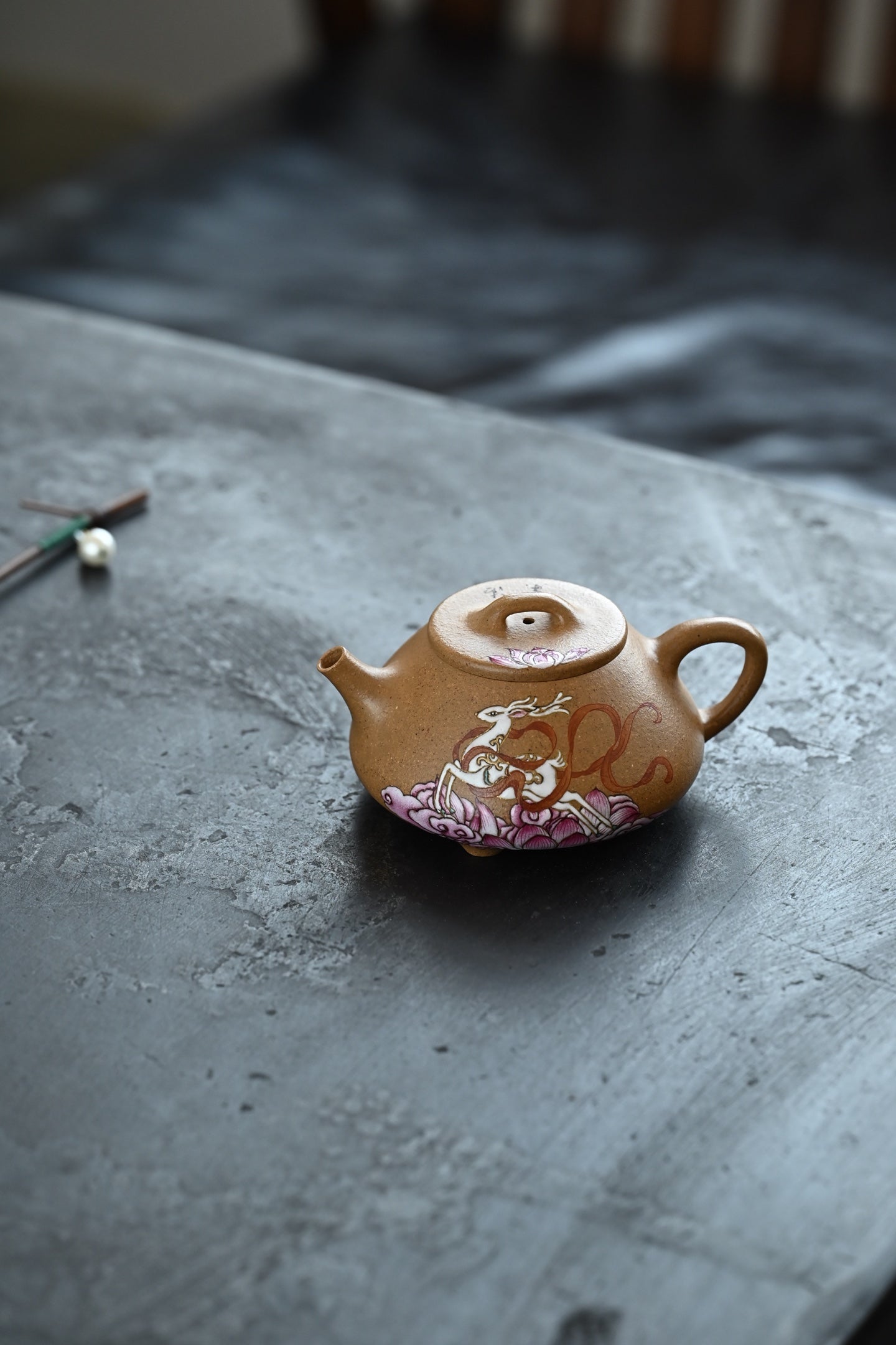 Xin Zhou Shi Piao   190cc   - Yixing Zisha Purple Clay Teapot