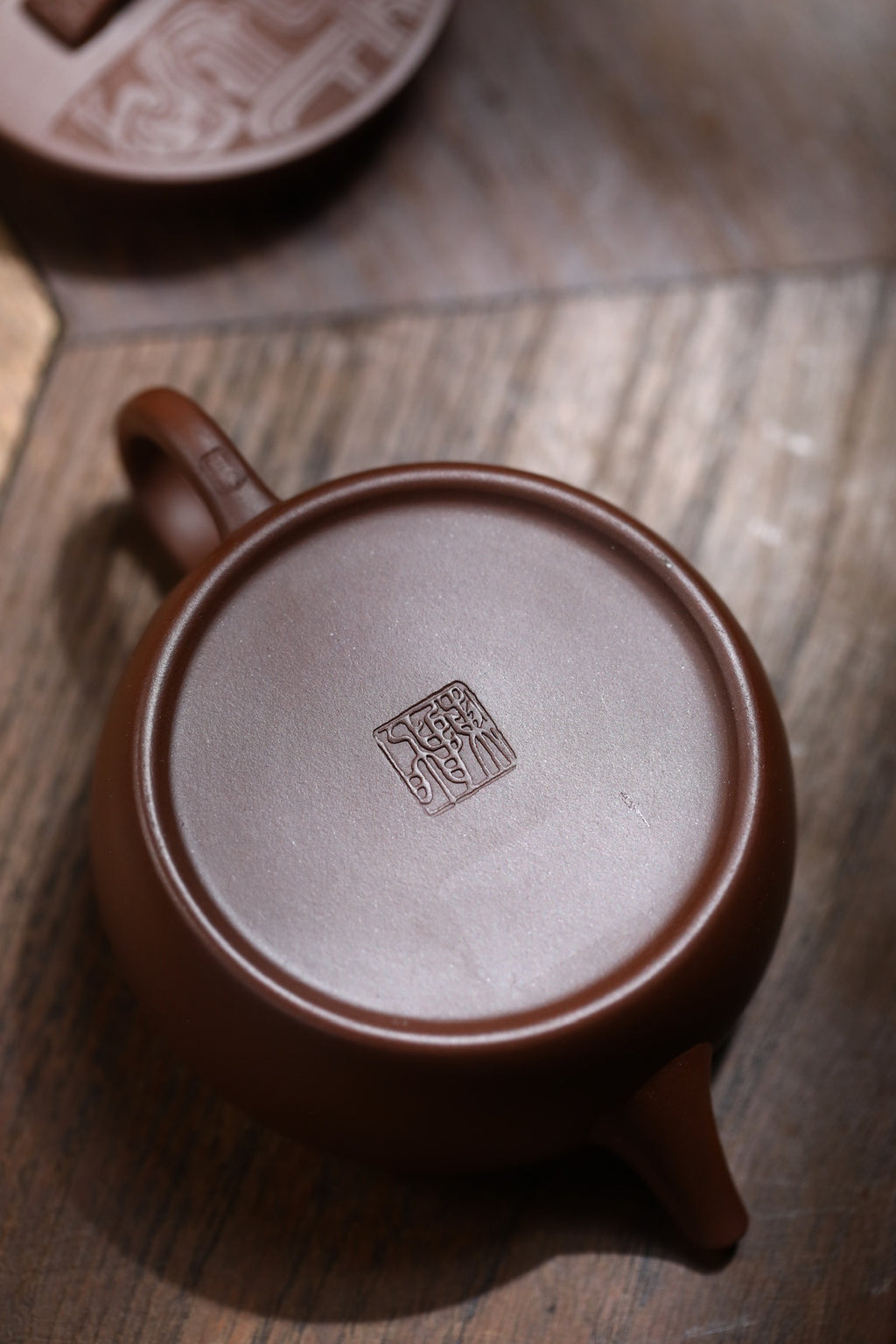 Han Wa   160cc   - Yixing Zisha Purple Clay Teapot