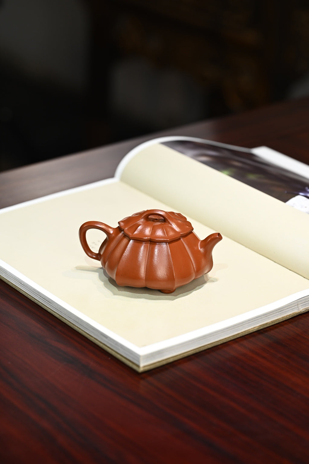 Jin Wen Shi Piao    150cc   - Yixing Zisha Purple Clay Teapot
