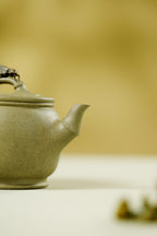 Zhu Yi Hu    150cc   - Yixing Zisha Purple Clay Teapot