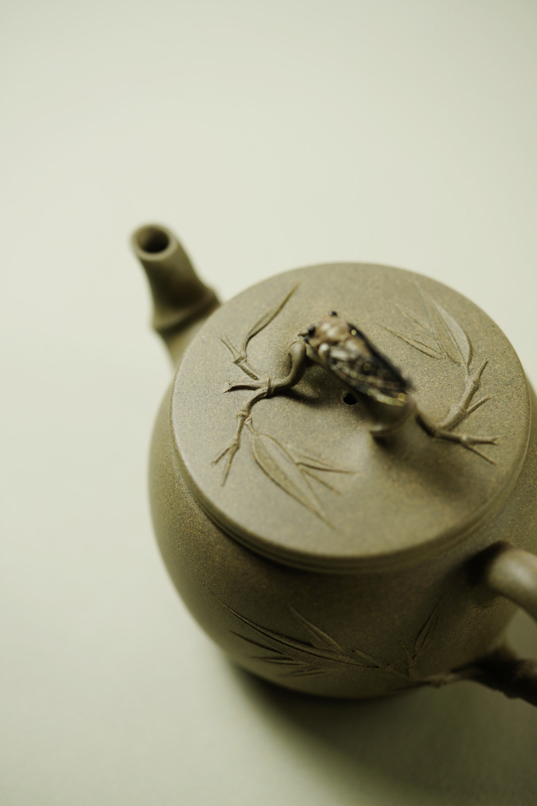 Zhu Yi Hu    150cc   - Yixing Zisha Purple Clay Teapot