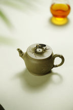 Zhu Yi Hu    150cc   - Yixing Zisha Purple Clay Teapot