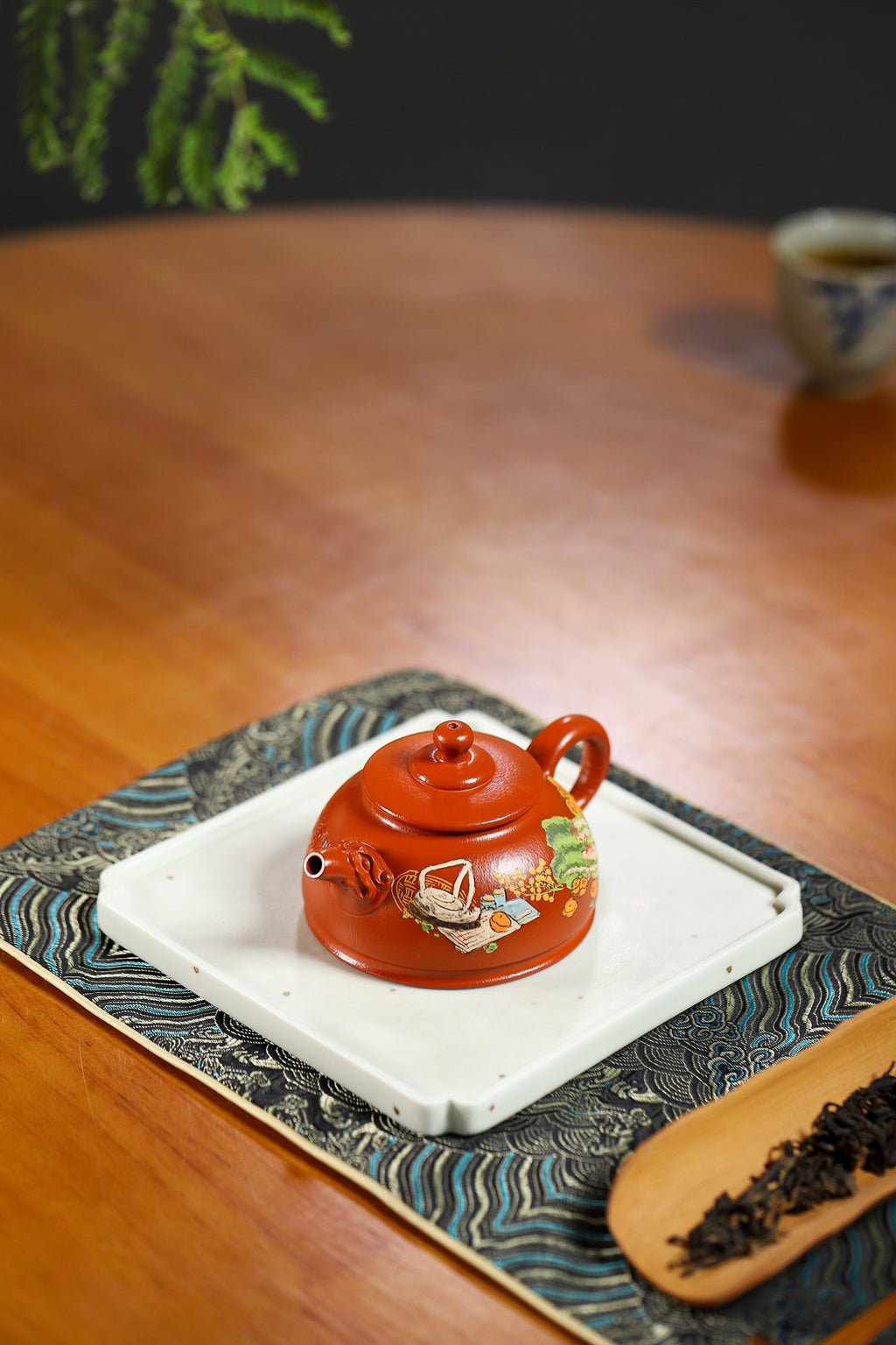 Long Zhu    120cc   - Yixing Zisha Purple Clay Teapot