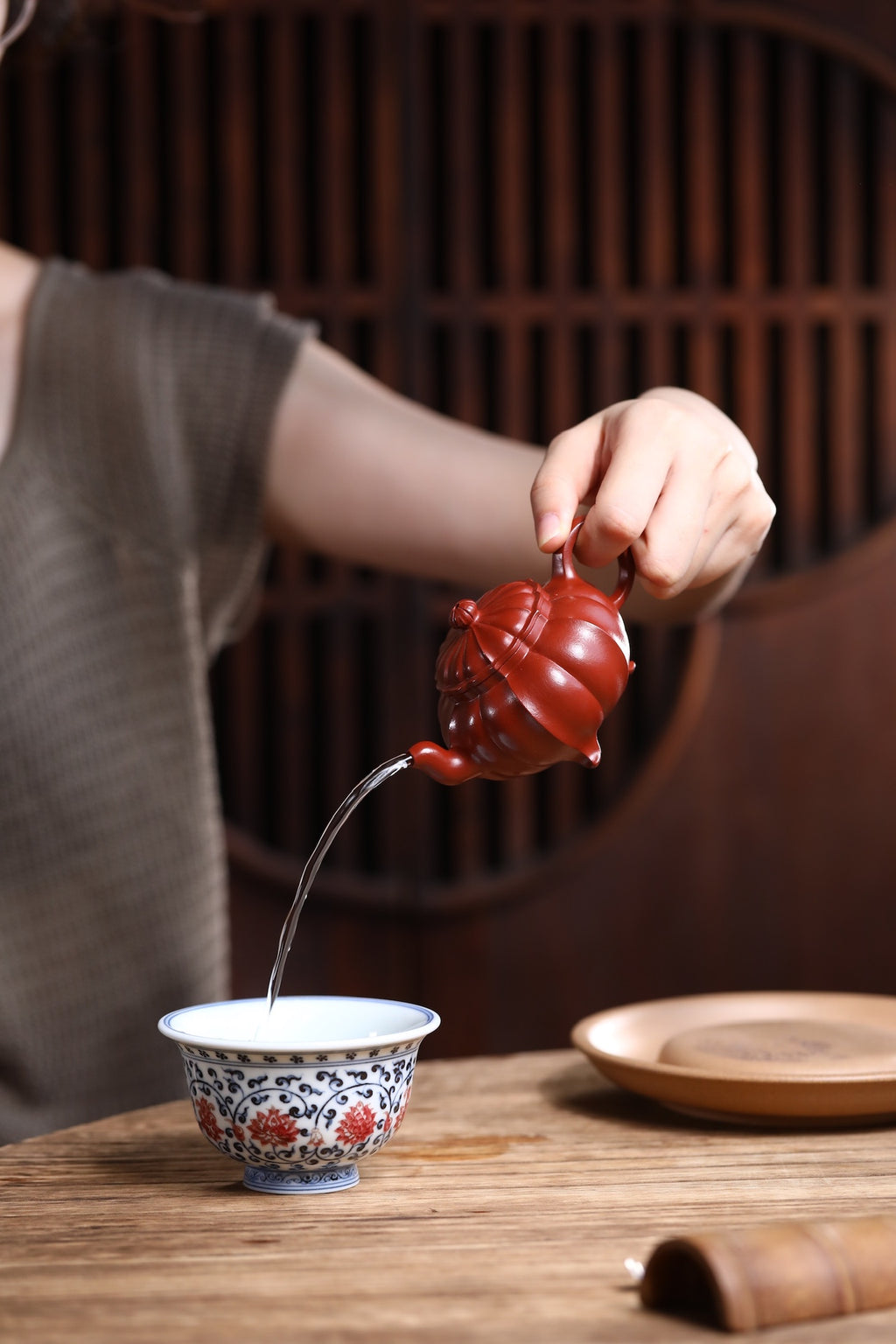 Jin Wen Bao Xiang     120cc   - Yixing Zisha Purple Clay Teapot