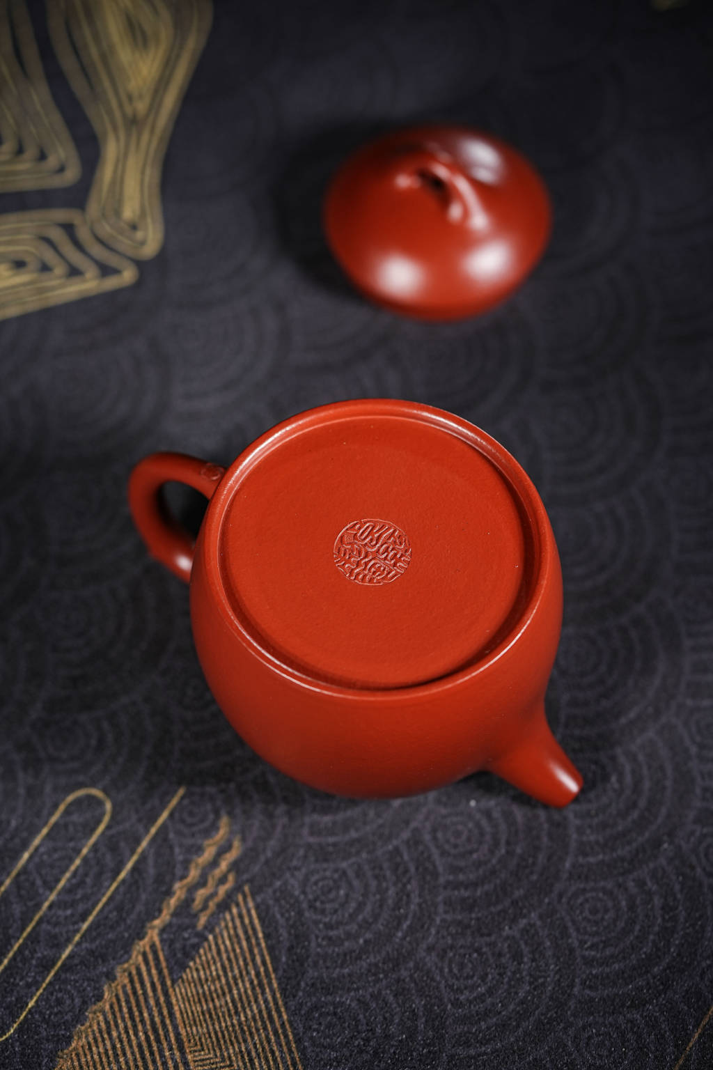 Qin Quan     175cc   - Yixing Zisha Purple Clay Teapot