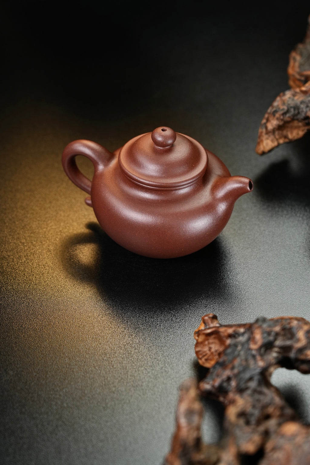 Lian Zi   200cc   - Yixing Zisha Purple Clay Teapot