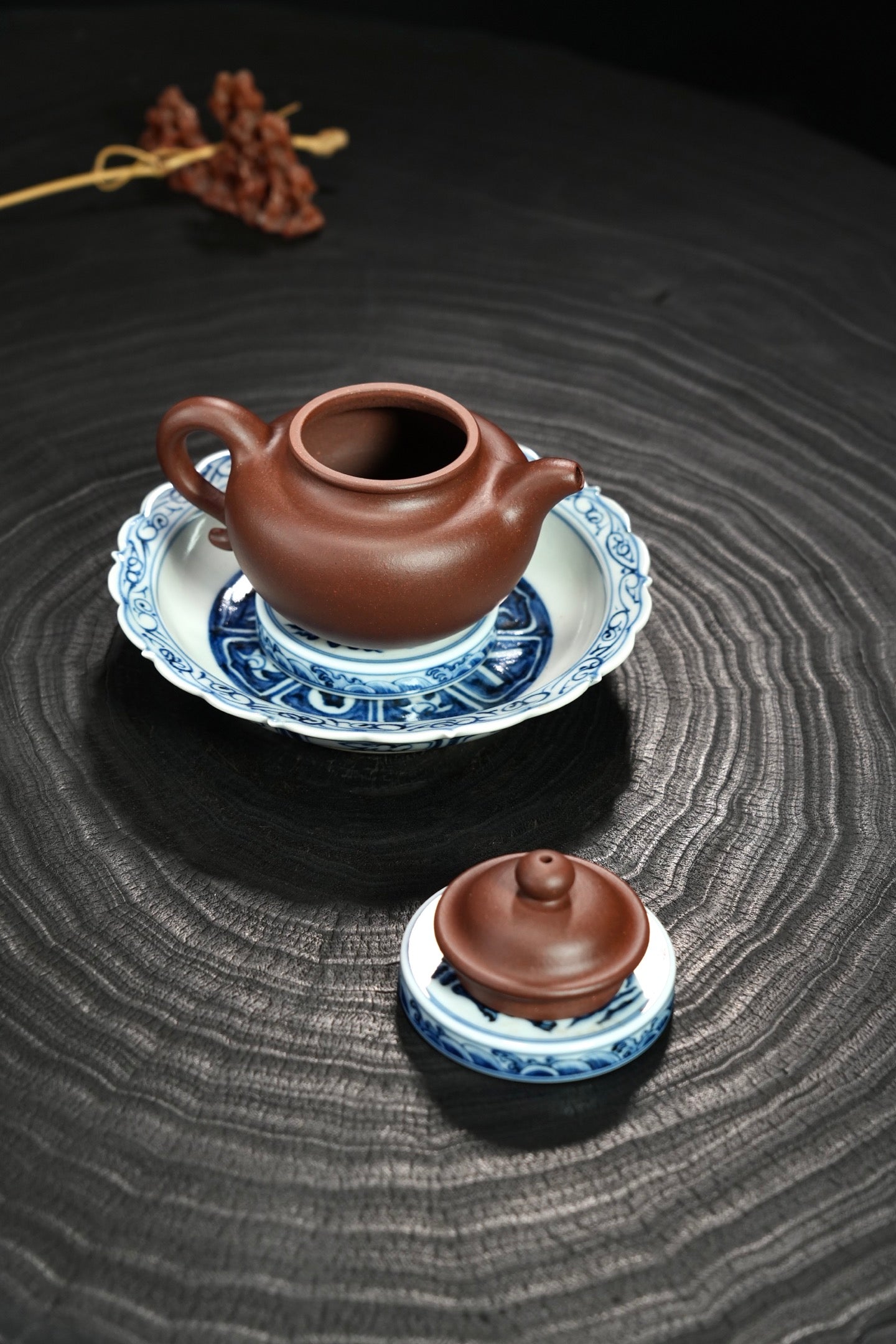 Lian Zi   200cc   - Yixing Zisha Purple Clay Teapot
