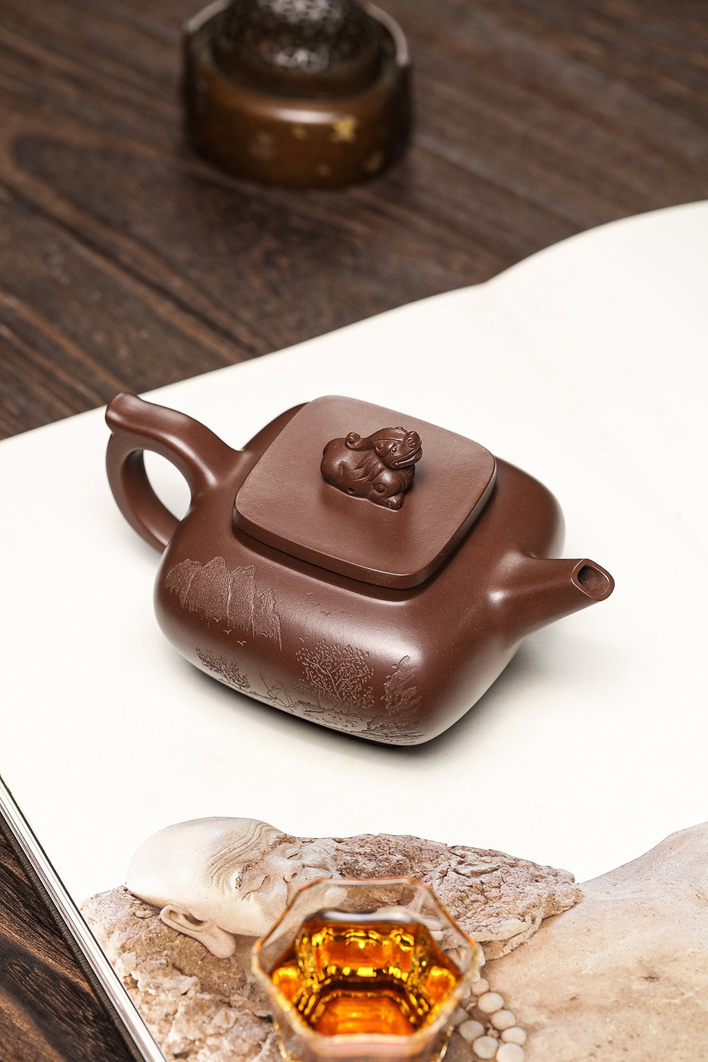 Si Fang Xiang Rui    390cc   - Yixing Zisha Purple Clay Teapot