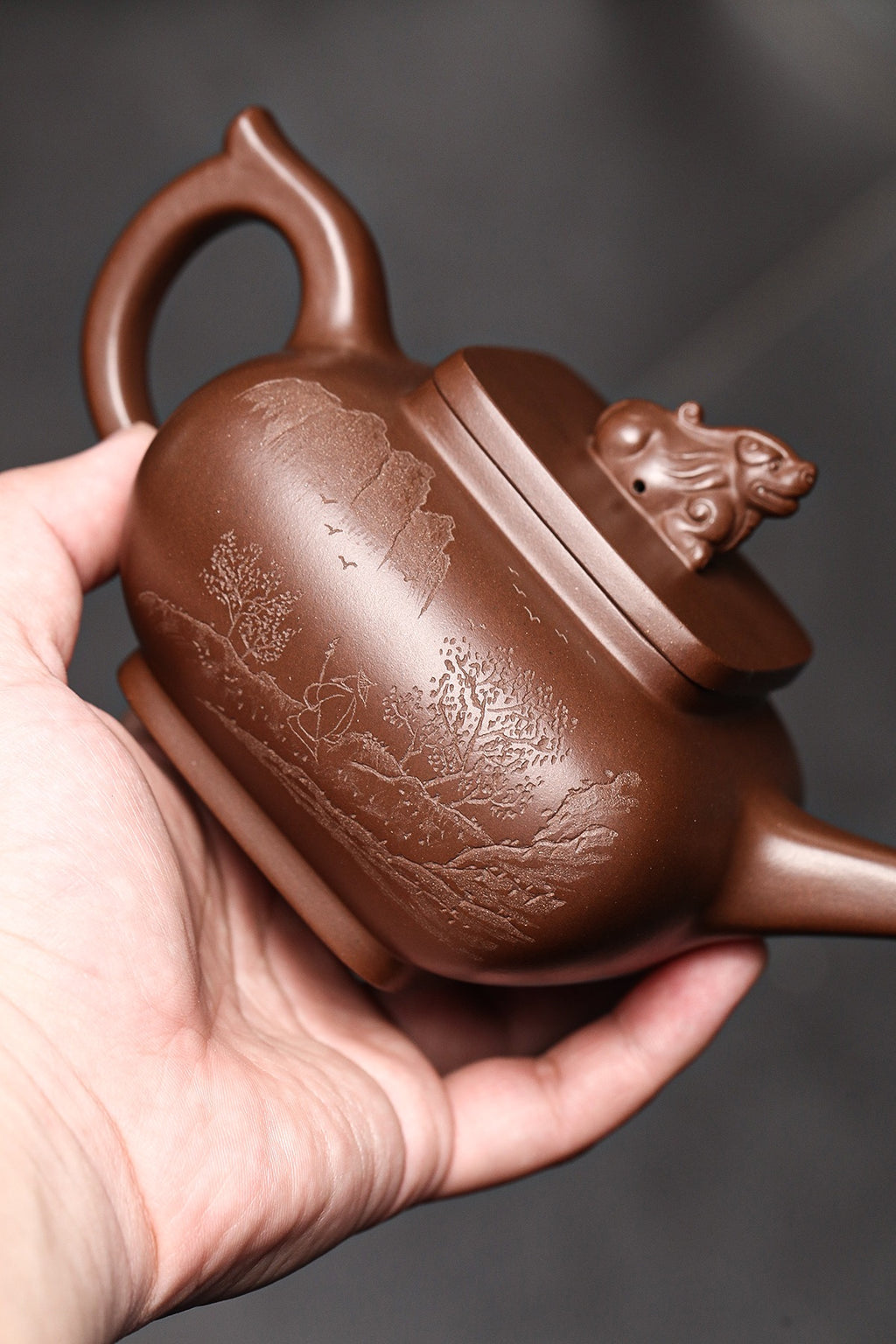Si Fang Xiang Rui    390cc   - Yixing Zisha Purple Clay Teapot