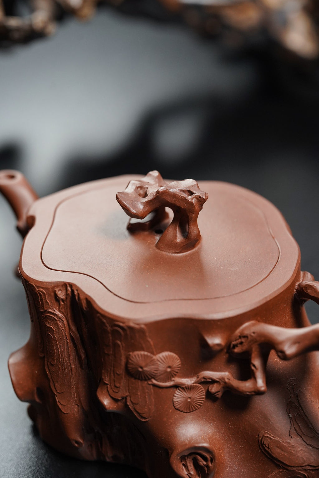 Cang Song Bao Shi    320cc   - Yixing Zisha Purple Clay Teapot